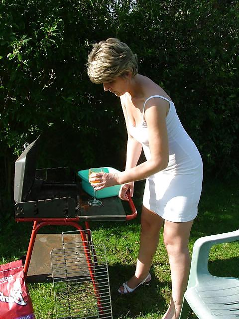 25P UK Sara, BBQ wet