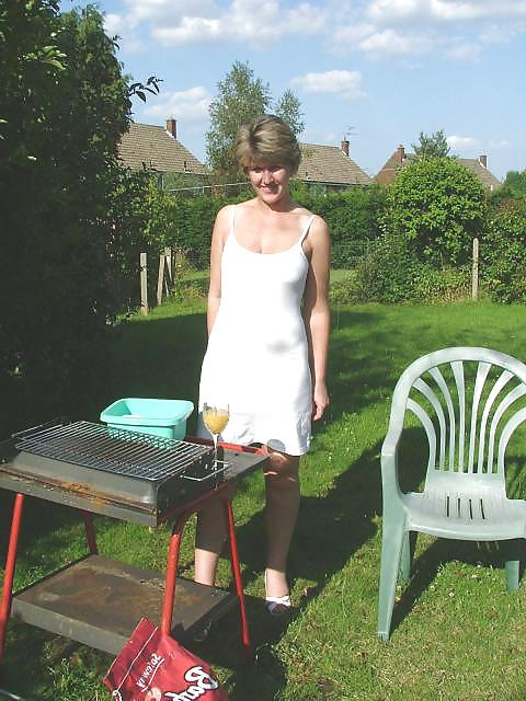 25P UK Sara, BBQ wet