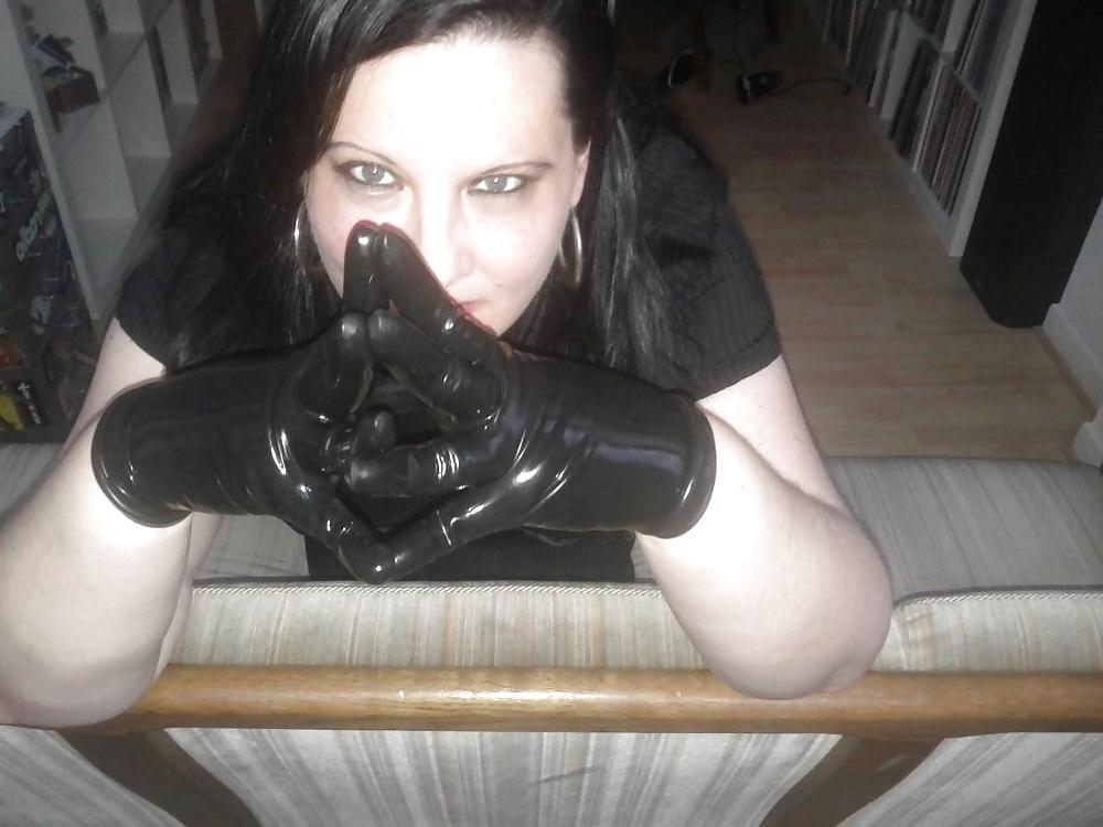 25P HOT LATEX LADIES