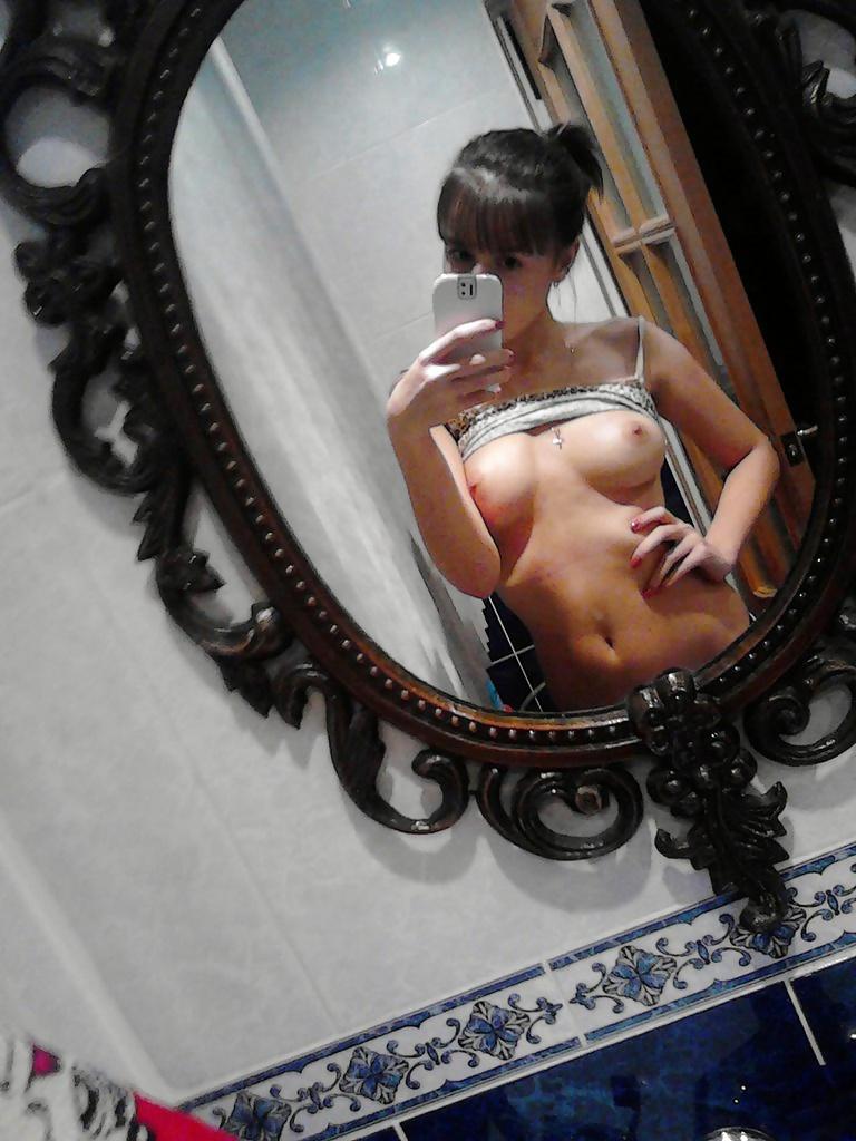 10P Lena, Russian Teen Girl Selfshots (18+)