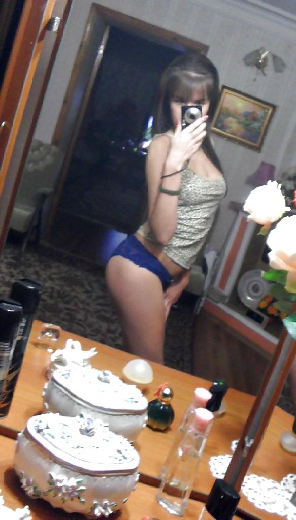 10P Lena, Russian Teen Girl Selfshots (18+)