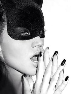 25P Blindfolded & Masked