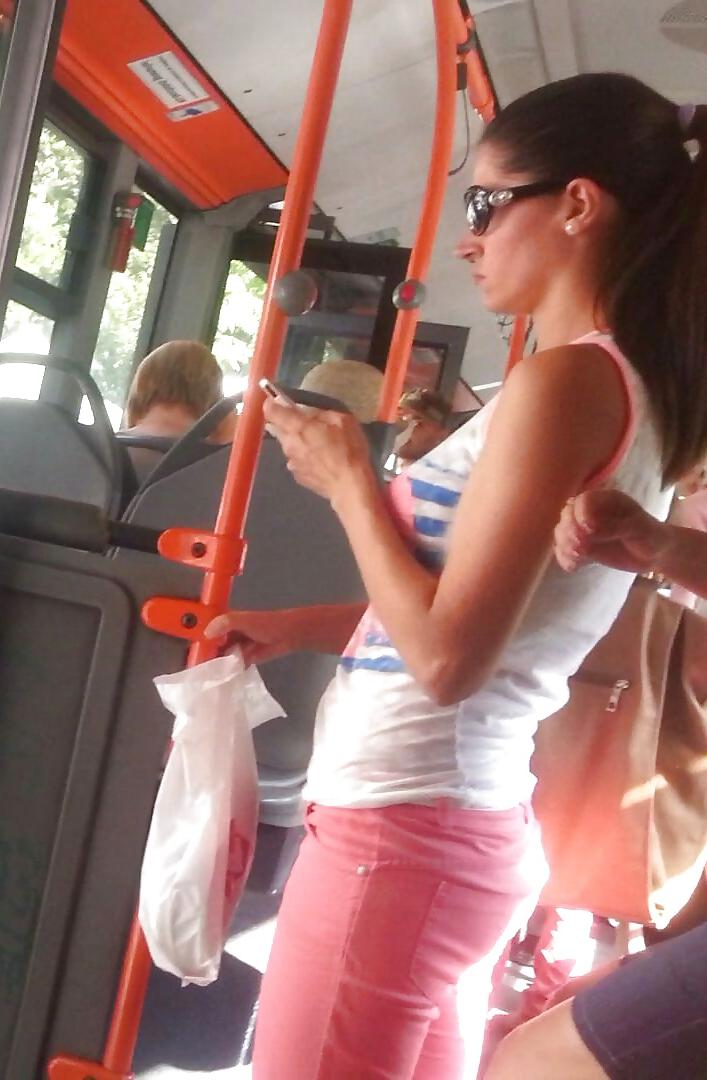 25P Spy bus sexy women ass and bust romanian