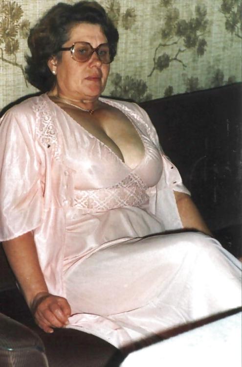 25P Webtastic Special: Granny Time Vol.222