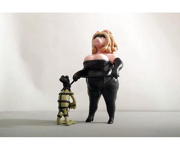 25P BDSM - Miss Piggy Kermit and Kermit