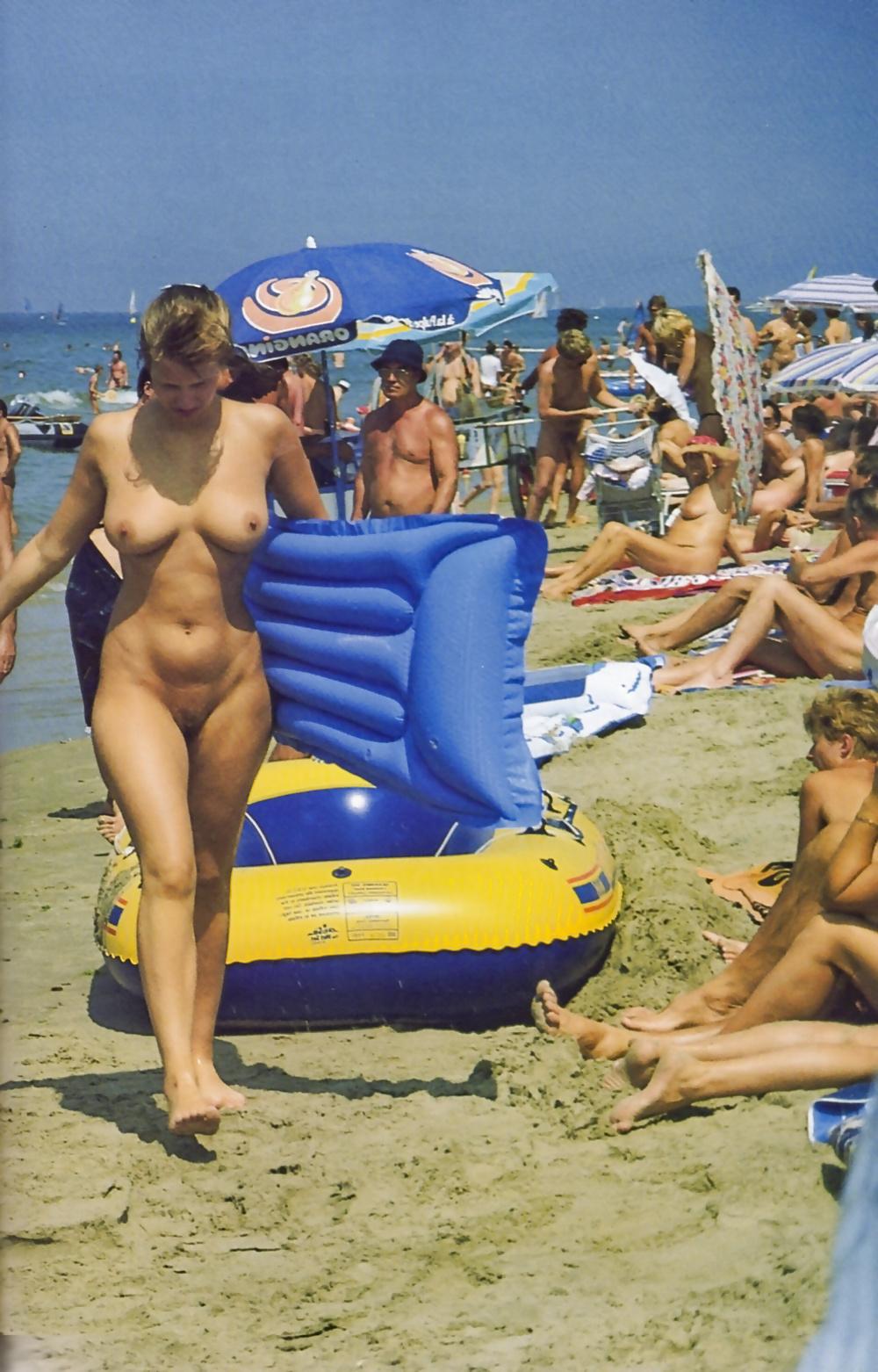 25P Nudist and Naturisten Mixed.