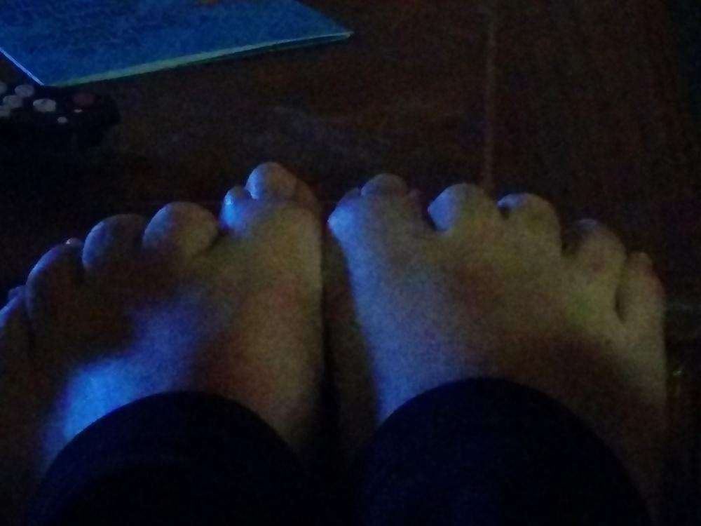 7P Socks off watching tv