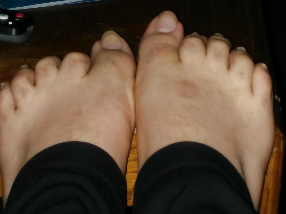 7P Socks off watching tv