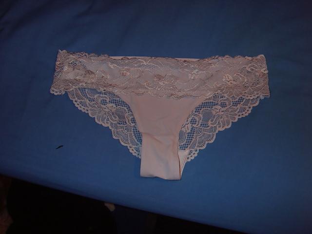 14P Wanking with some more stolen panties 