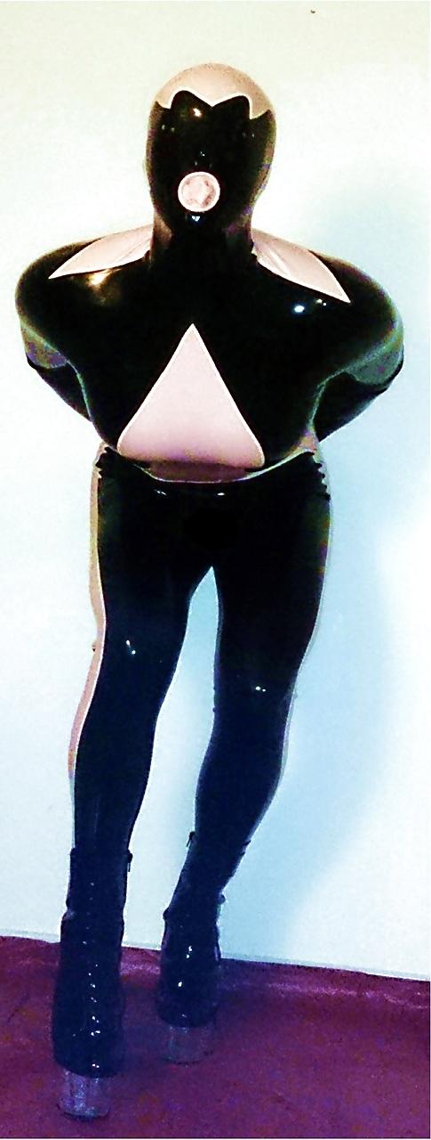 7P HotDoll Latex 1