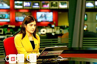 22P Sexy news reporters
