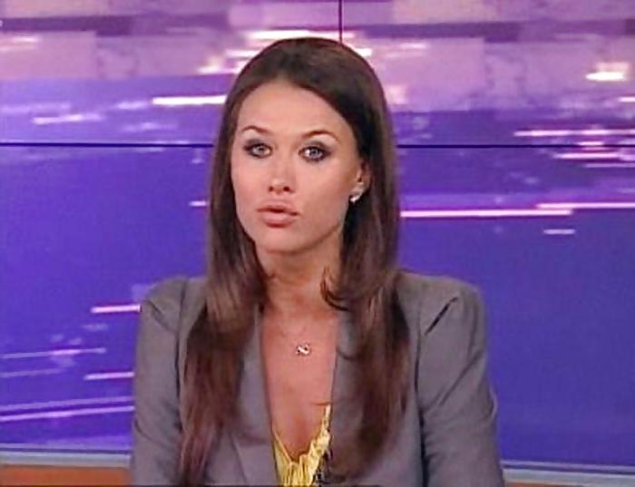 22P Sexy news reporters