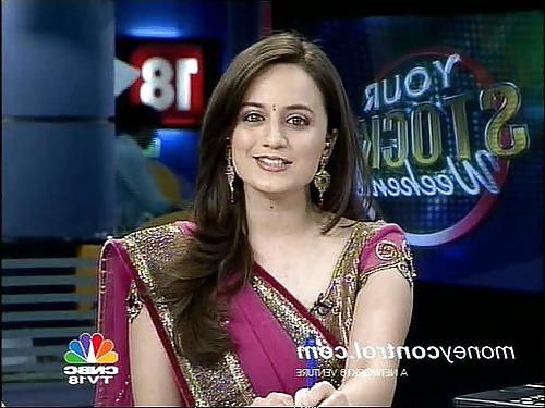 22P Sexy news reporters