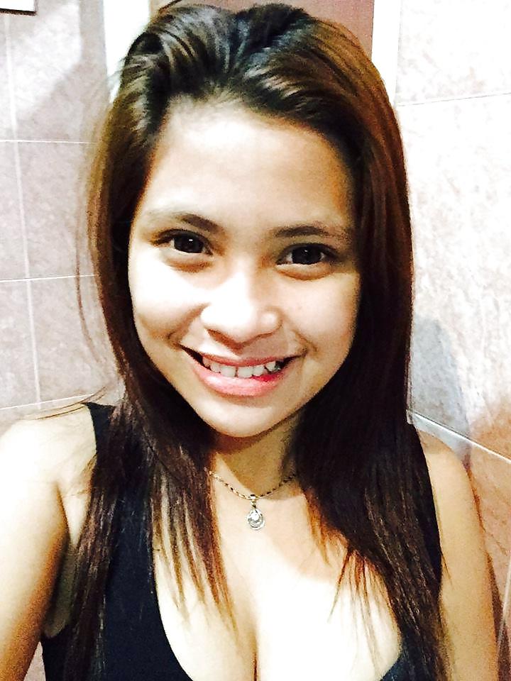 4P Ang Sarap Ni jusTine BeRgoro NakA ITIM na SanDo :)