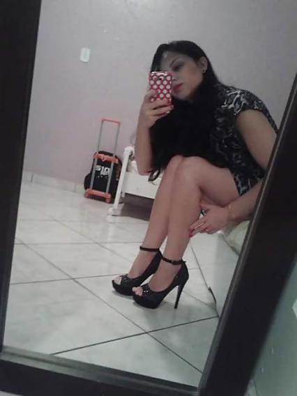 23P Sexy latina
