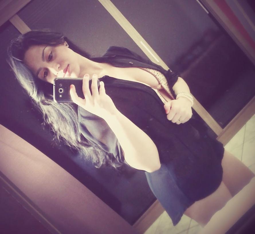 23P Sexy latina