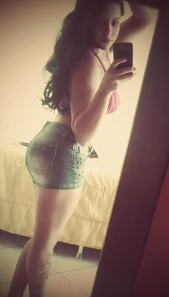 23P Sexy latina