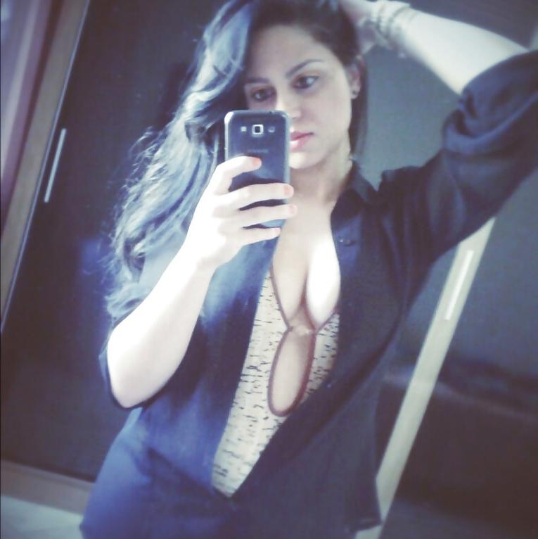 23P Sexy latina