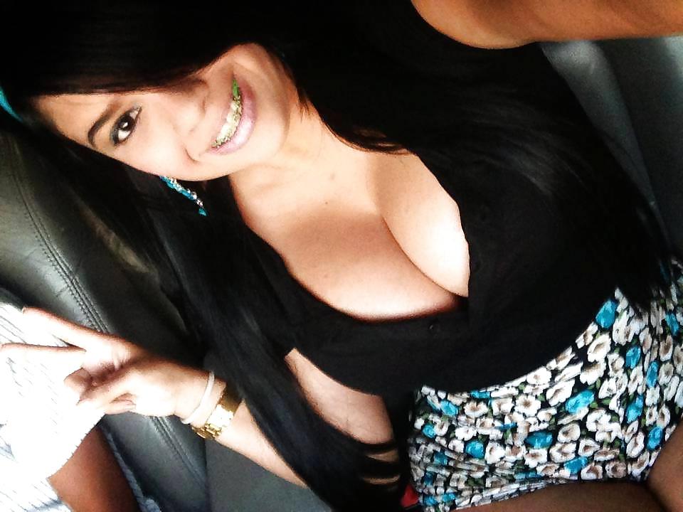25P Lusty latina's