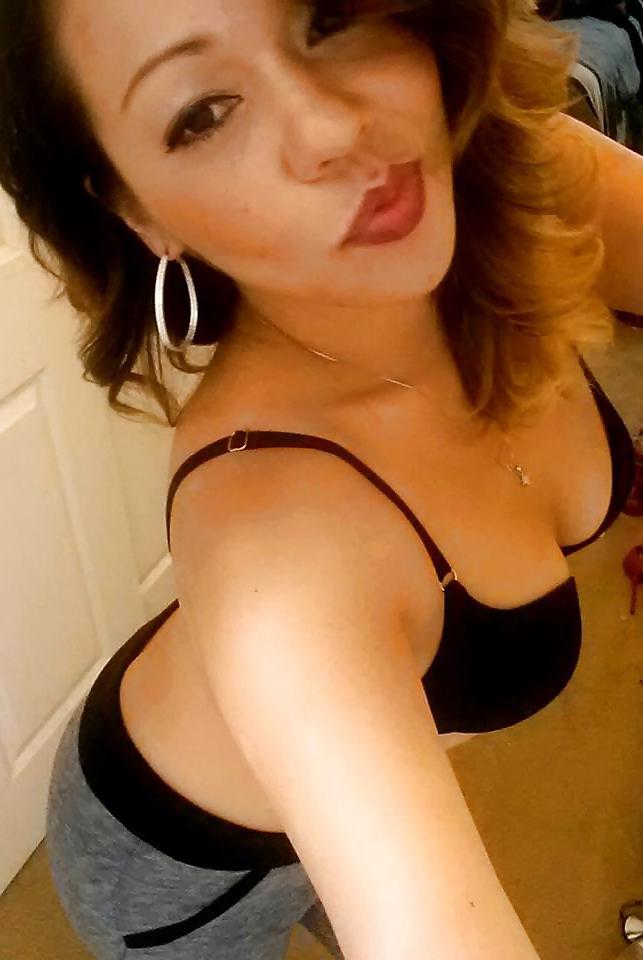 25P Lusty latina's
