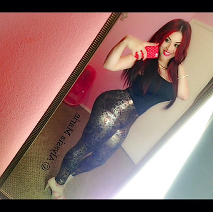 25P Latina milf perfection