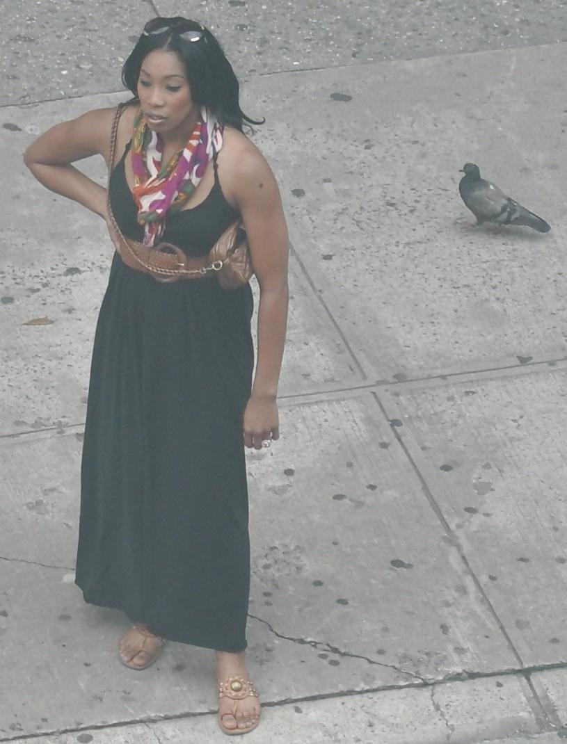 13P Harlem Girls in the Heat 15 - The Diva and the Bus Stop