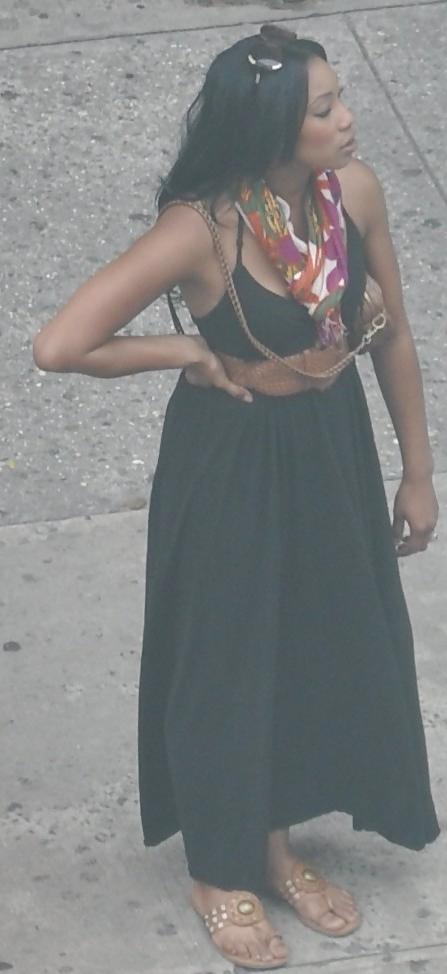 13P Harlem Girls in the Heat 15 - The Diva and the Bus Stop