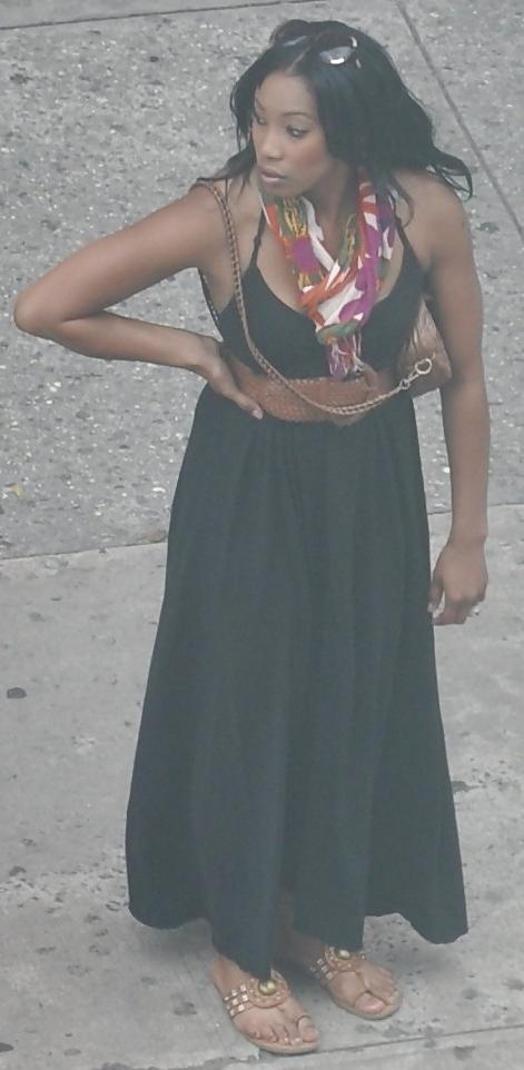 13P Harlem Girls in the Heat 15 - The Diva and the Bus Stop