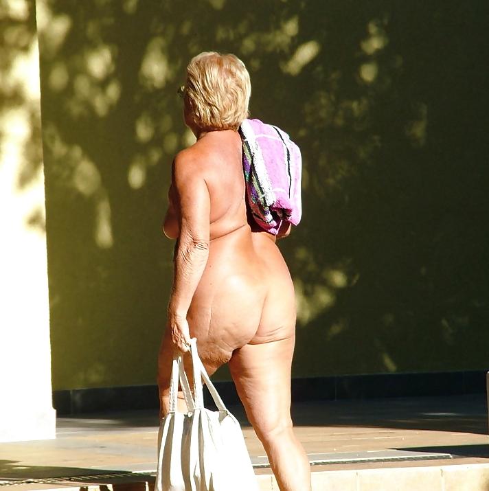 25P Mature Nudist Ladies 7