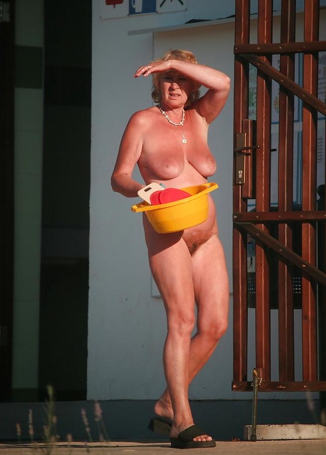 25P Mature Nudist Ladies 7