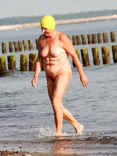 25P Mature Nudist Ladies 13