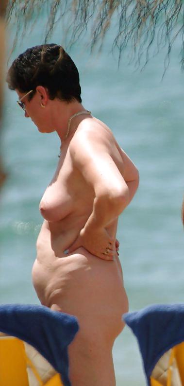 25P Mature Nudist Ladies 13