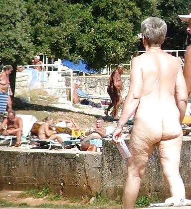 25P Mature Nudist Ladies 2