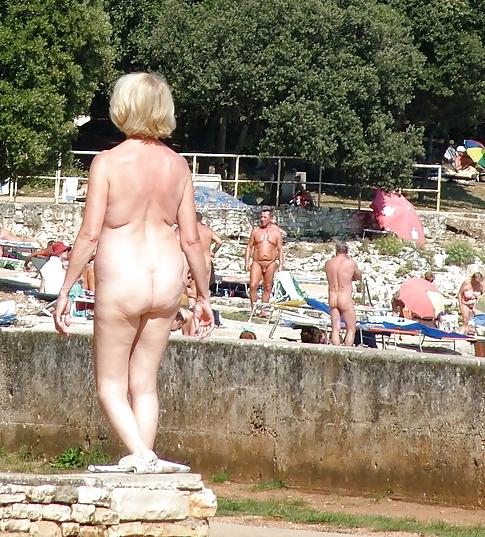 25P Mature Nudist Ladies 2