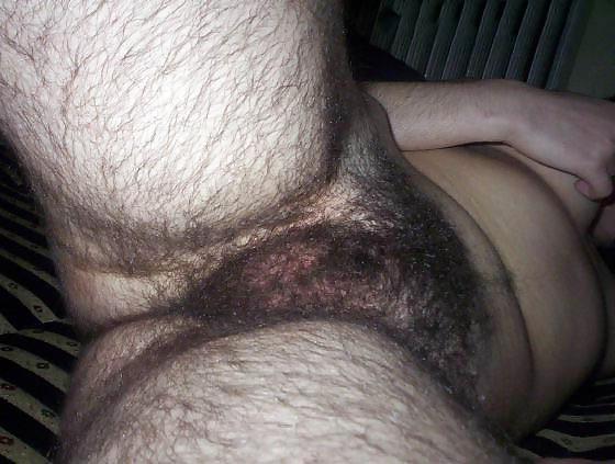 25P Women with hairy legs