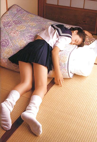 25P School girls 4 fun