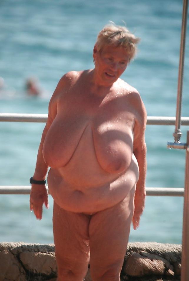 25P Housewives with saggy tits