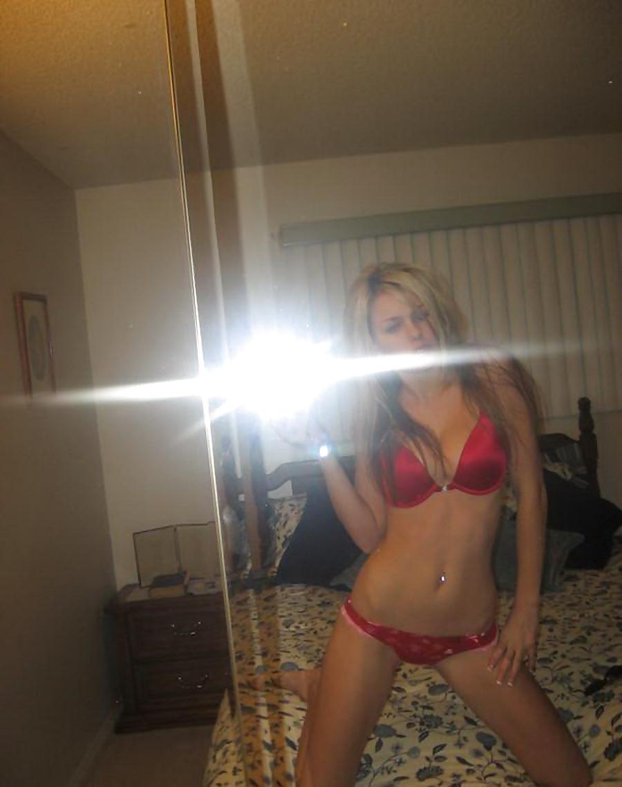 22P Blonde Sexy Teen Selfshots