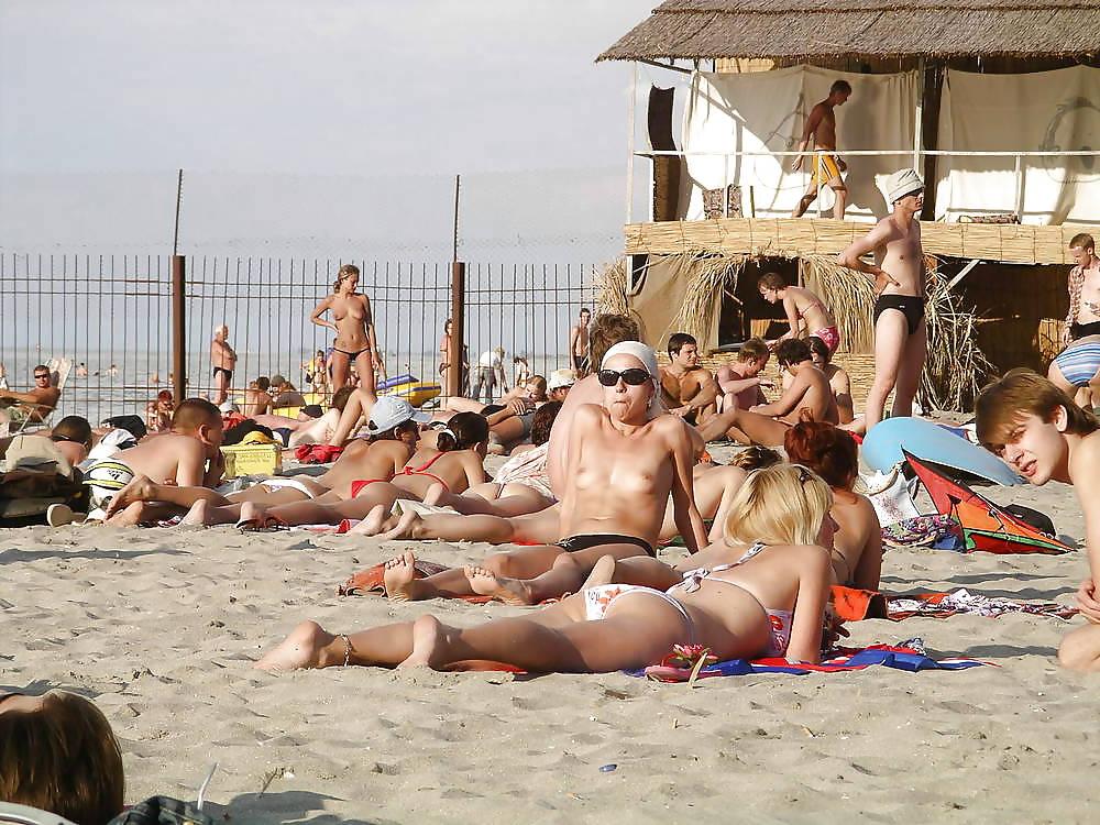 15P Nudist 02