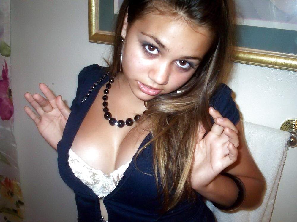 15P Sexy Latina Teen