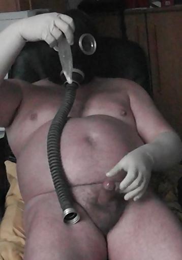 5P Wanking in Gasmask