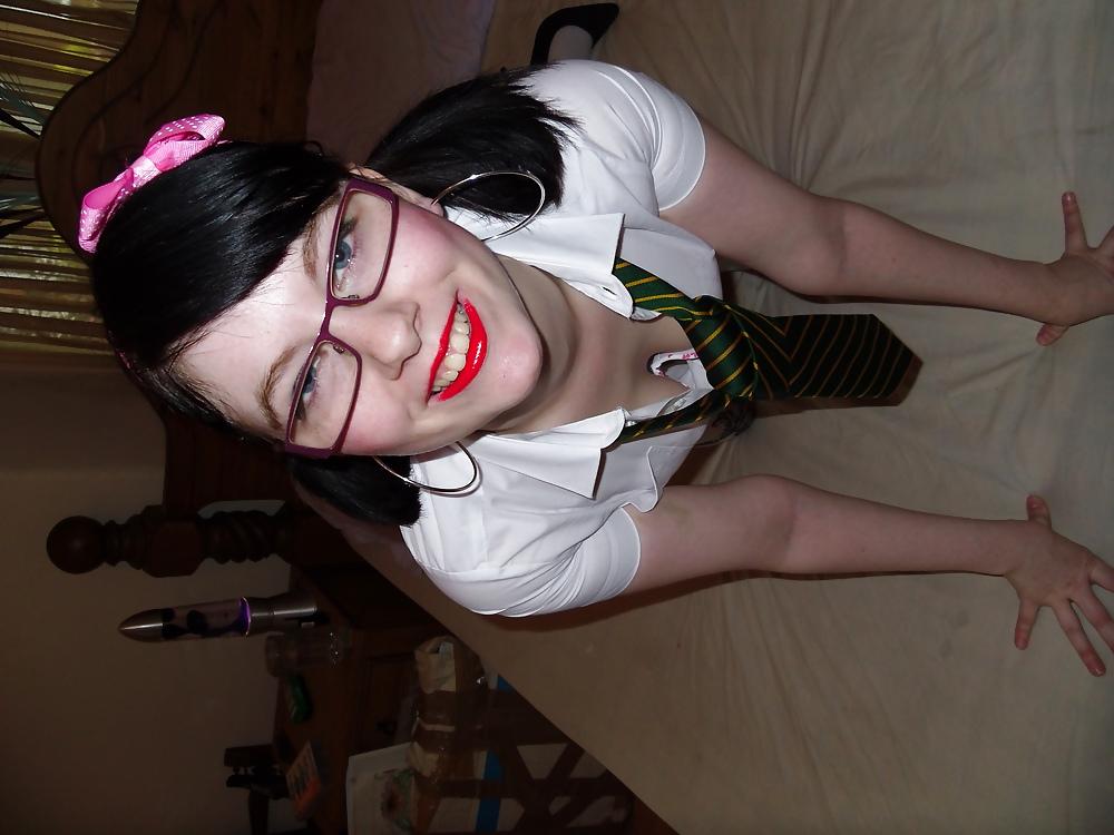 25P School girl jessica lo