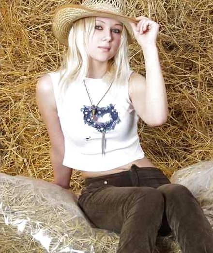 15P Blond teen strips in the straw