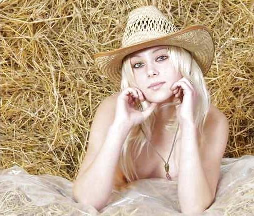 15P Blond teen strips in the straw
