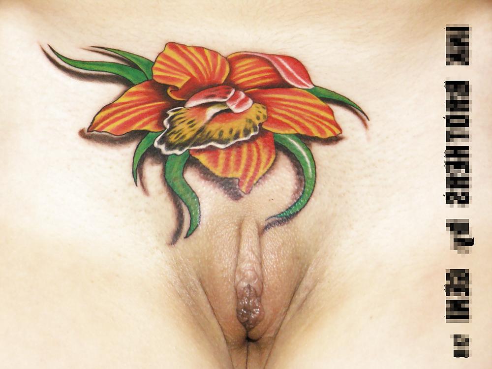 25P Bulgarian Tattooed Pussys