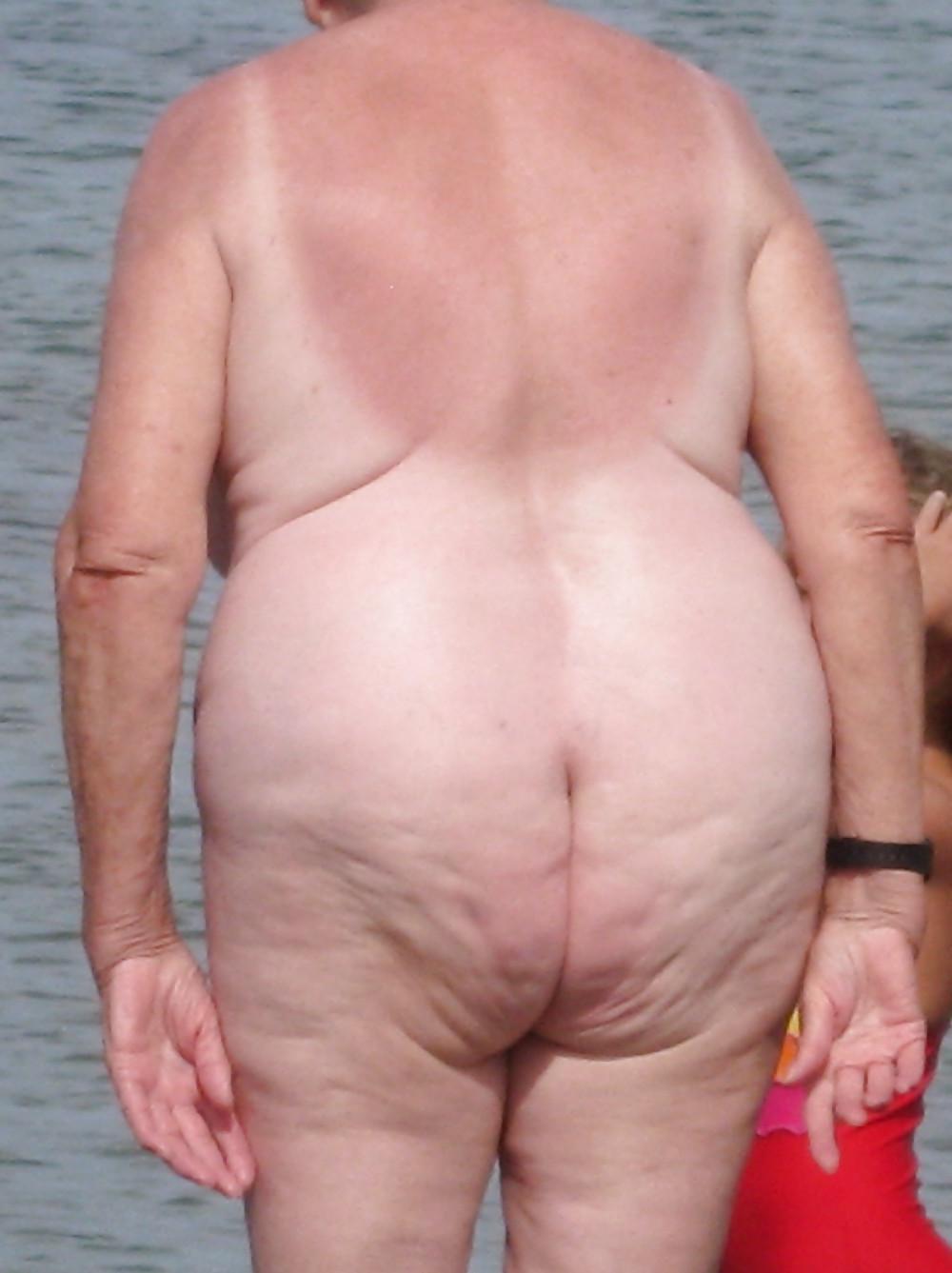 25P Mature Nudist Ladies 20