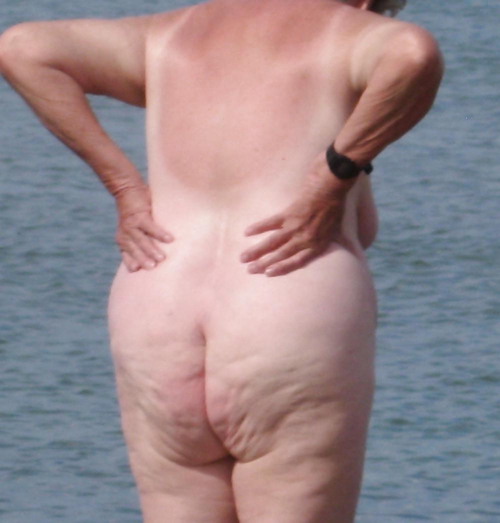 25P Mature Nudist Ladies 20