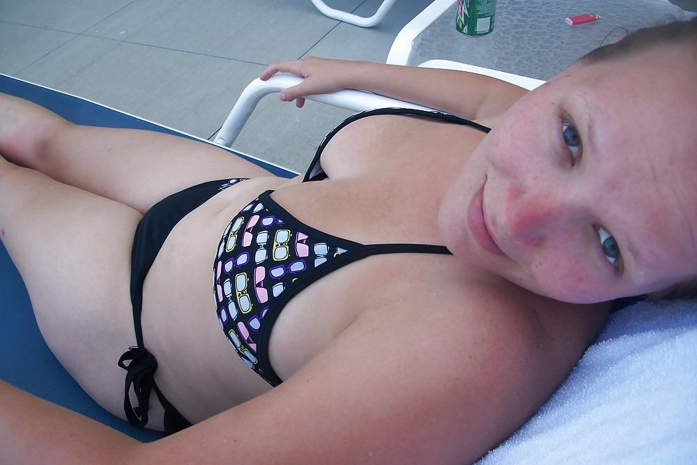 5P Frau im Bikini