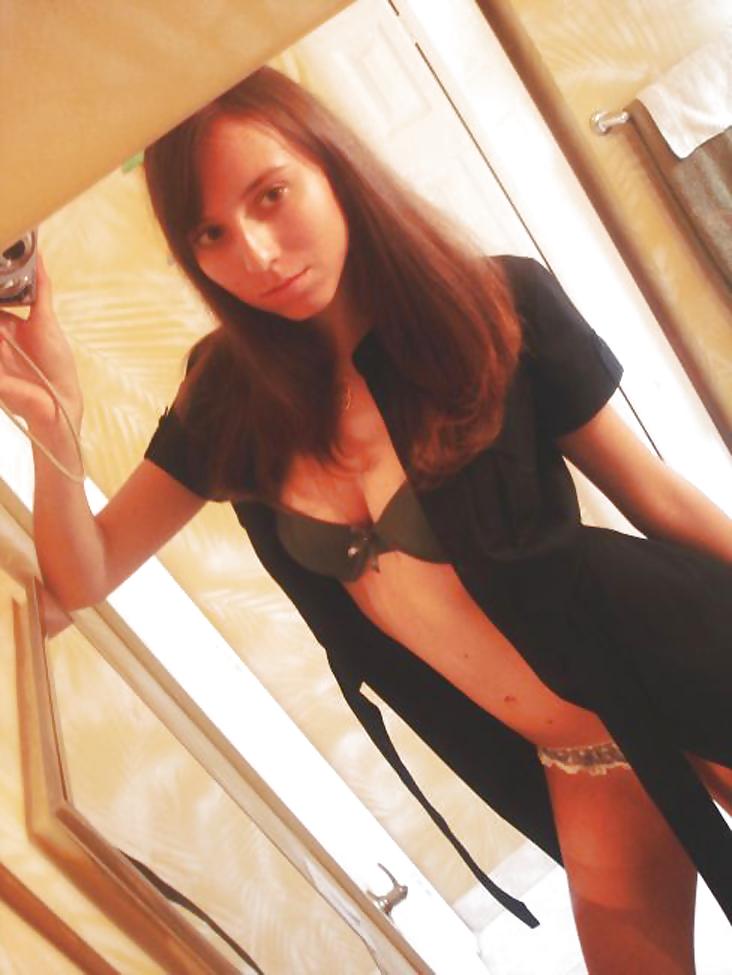 25P Sweet Amateur Girl