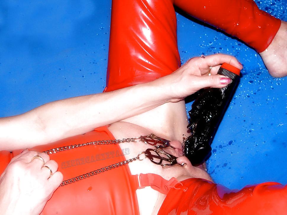 15P Red latex